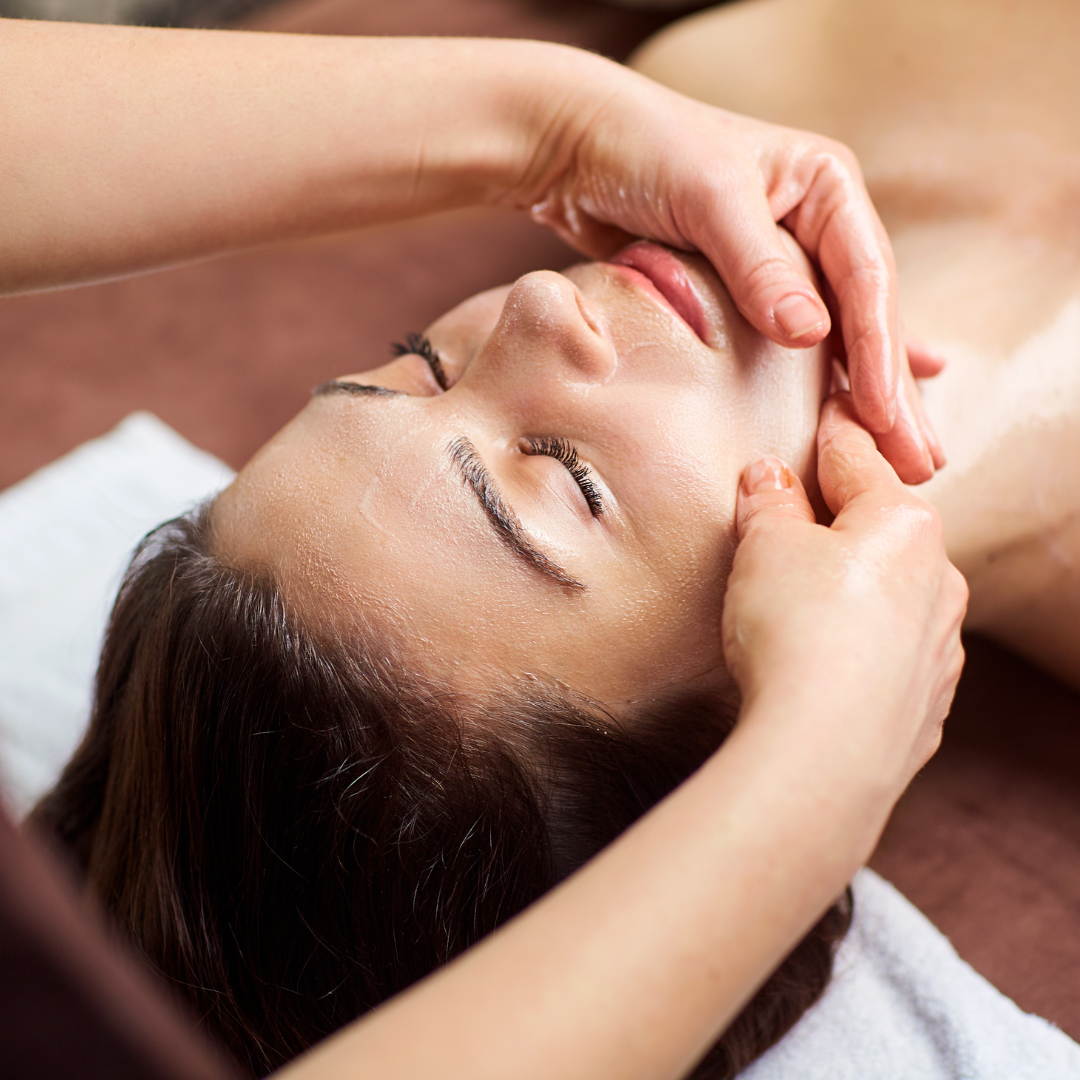 Dee Dee Thai Massage Paris 8 - Massage aux Visages